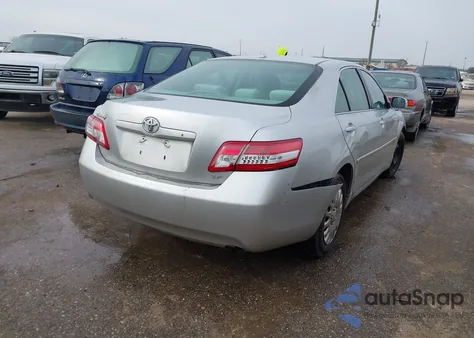 2011 Toyota Camry Le z USA, uszkodzony, nr VIN 4T1BF3EK6BU119097